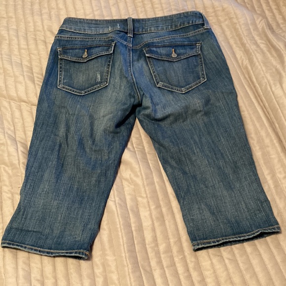 Old Navy Diva Cropped Jeans - Picture 4 of 8